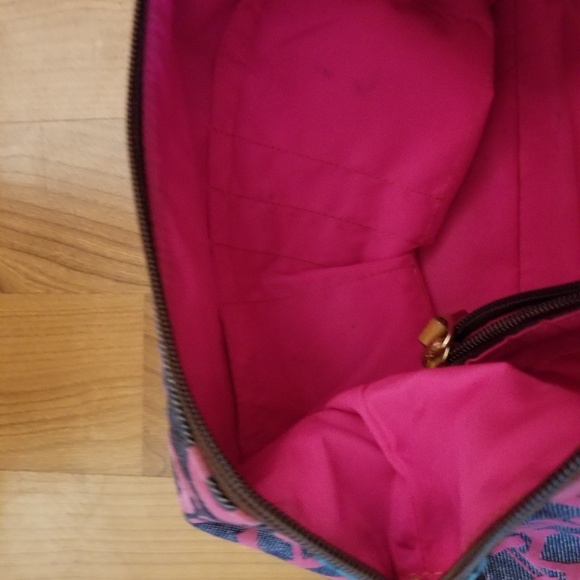 Used Dooney&B Jean's bag with D&B inscription. - Picture 7 of 8